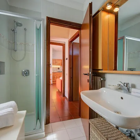 Charming Magognino Hills View - Happy Apartament *